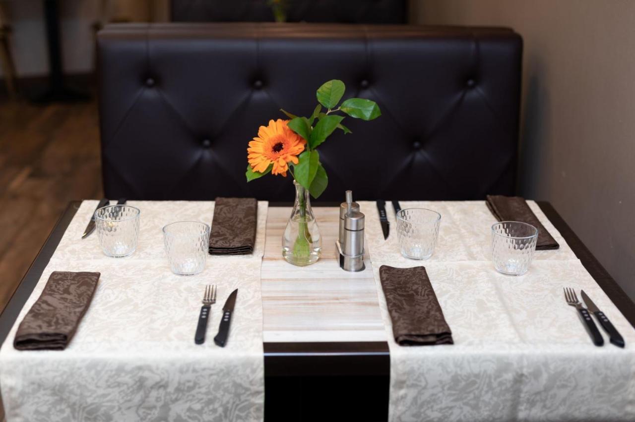 Logis-Hotel & Restaurant Le Carnot Bolbec Luaran gambar