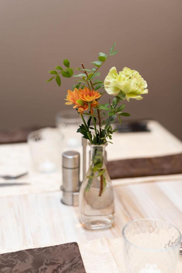 Logis-Hotel & Restaurant Le Carnot Bolbec Luaran gambar