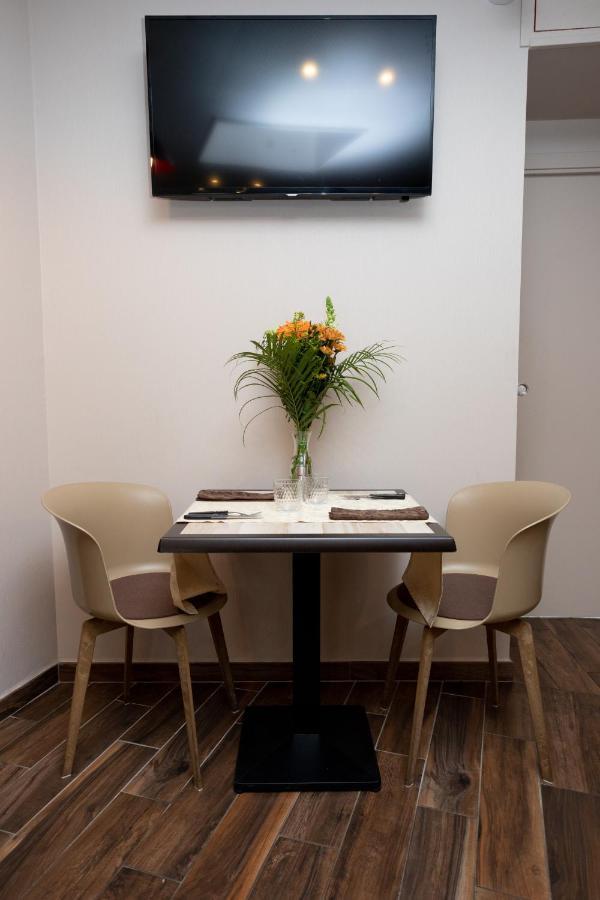 Logis-Hotel & Restaurant Le Carnot Bolbec Luaran gambar